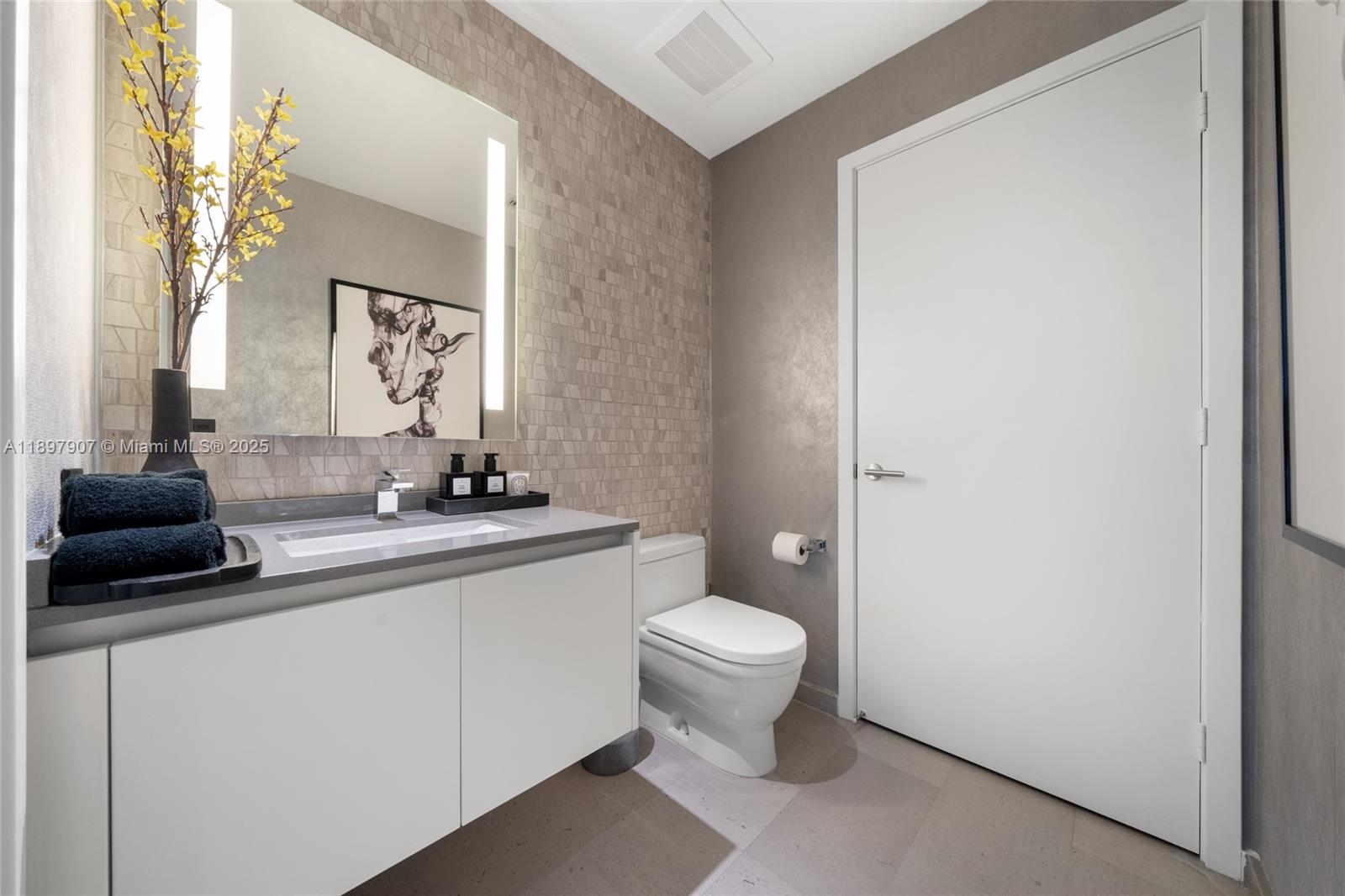 RISE CONDO - Residential