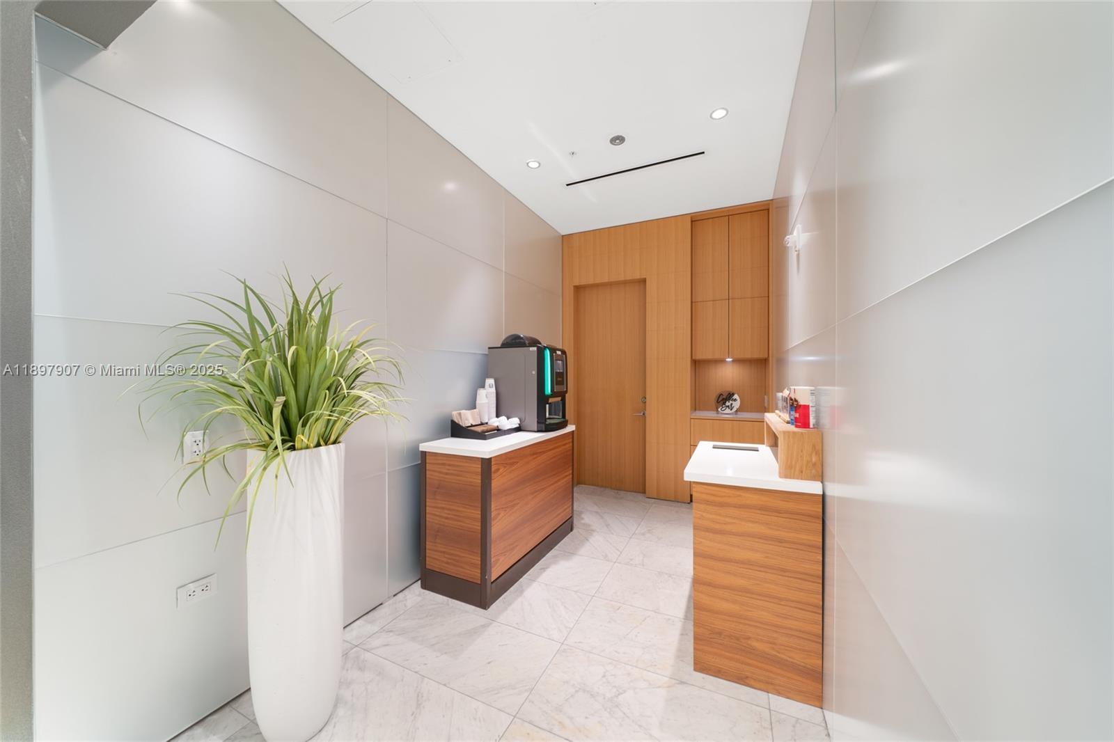 RISE CONDO - Residential