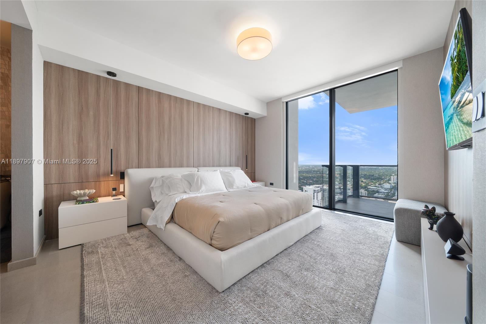 RISE CONDO - Residential