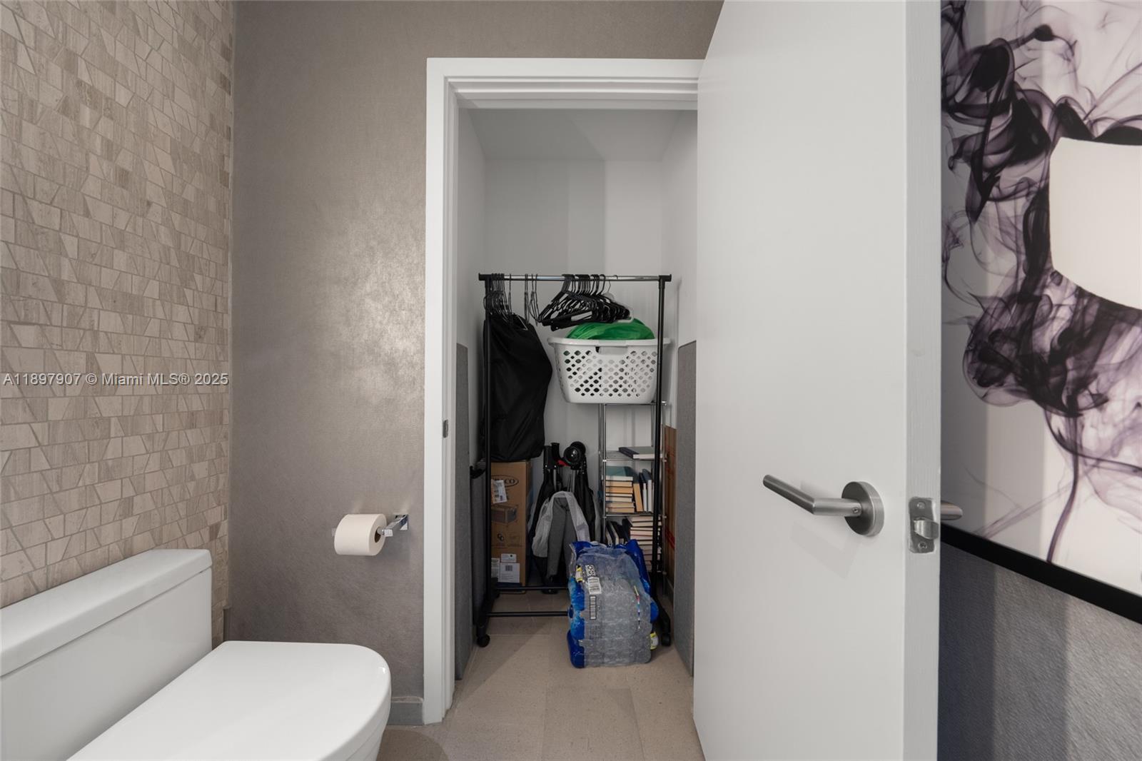 RISE CONDO - Residential