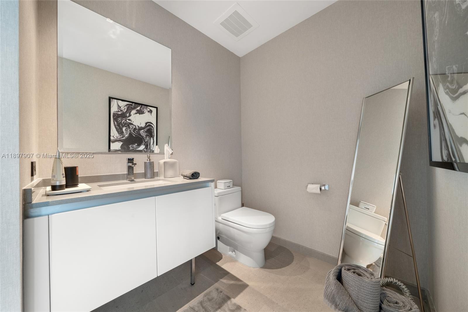 RISE CONDO - Residential