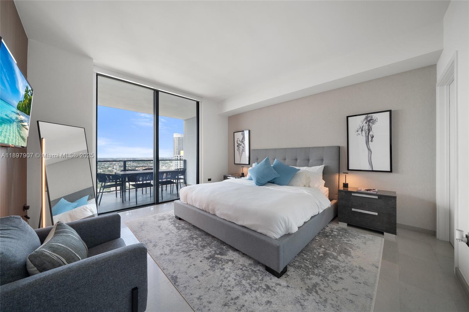 RISE CONDO - Residential