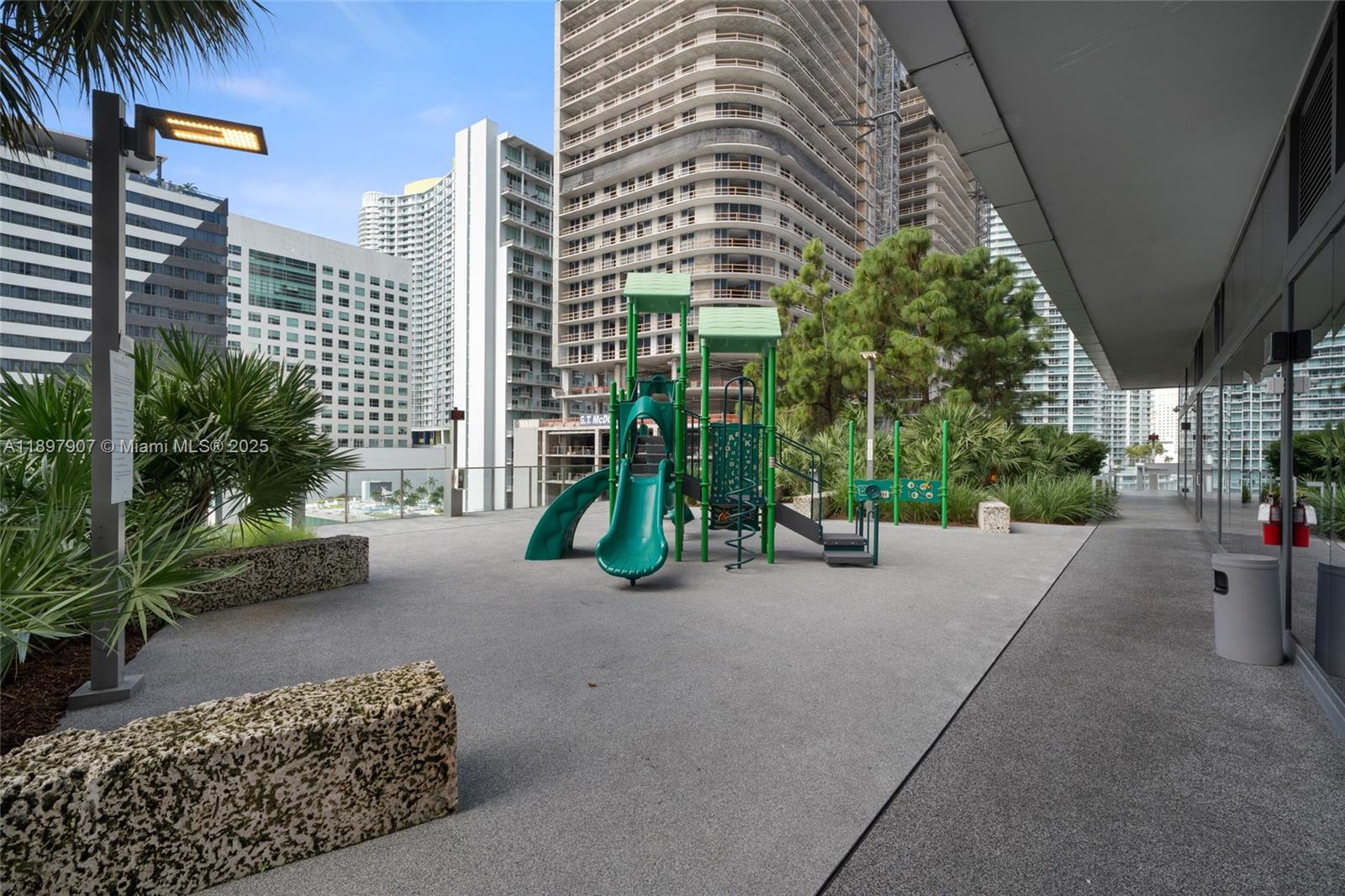RISE CONDO - Residential