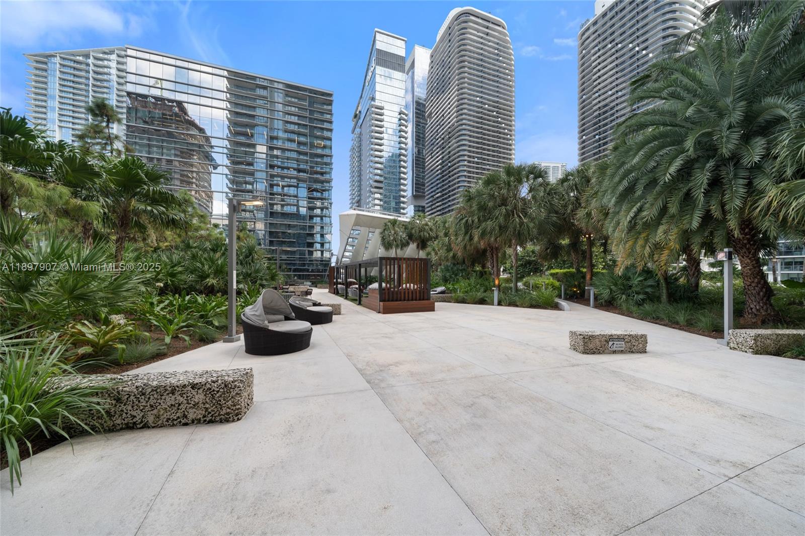 RISE CONDO - Residential