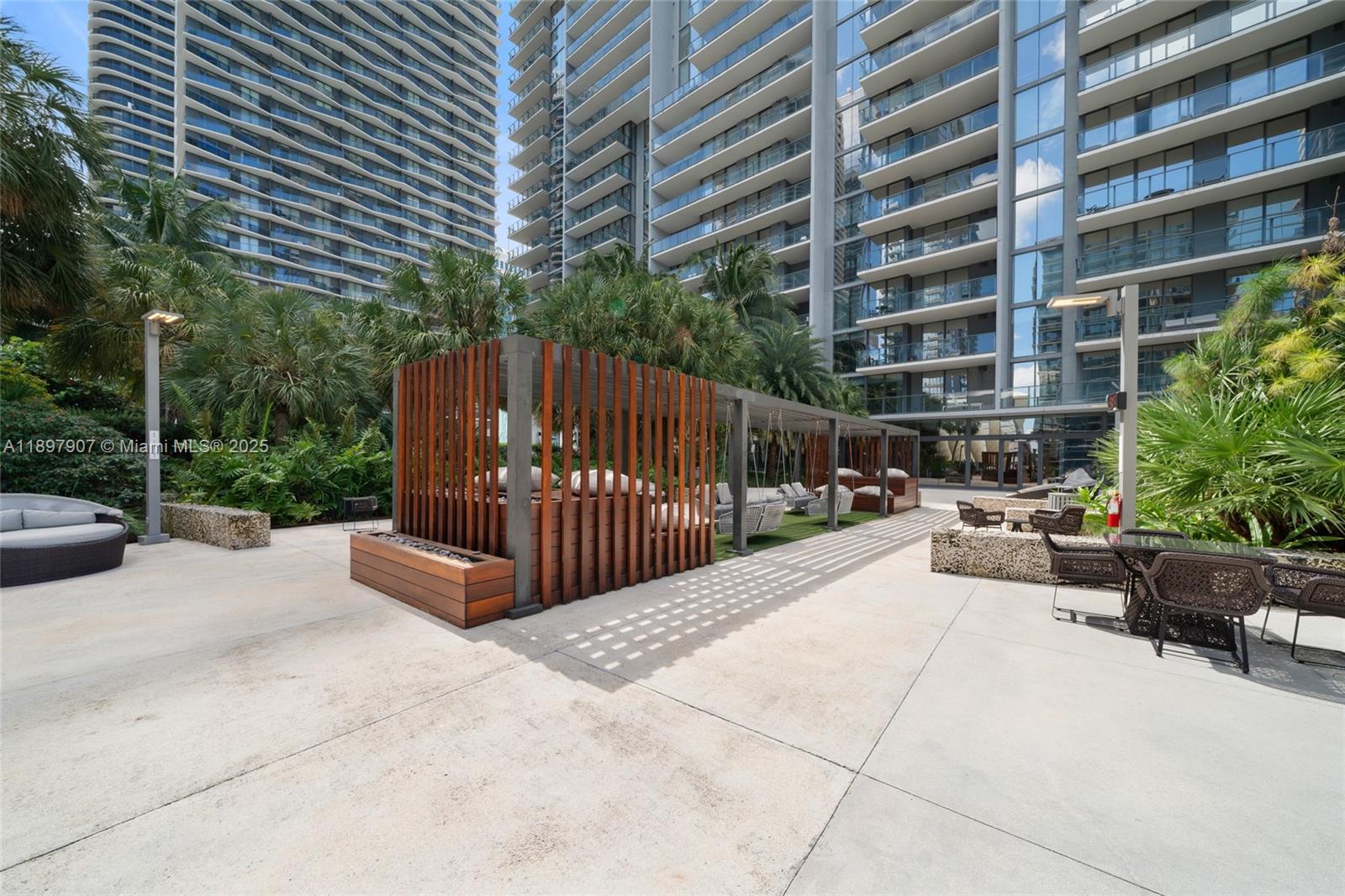 RISE CONDO - Residential
