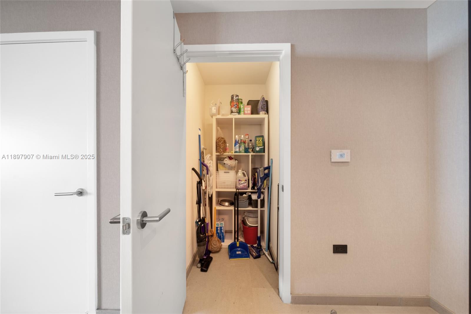 RISE CONDO - Residential