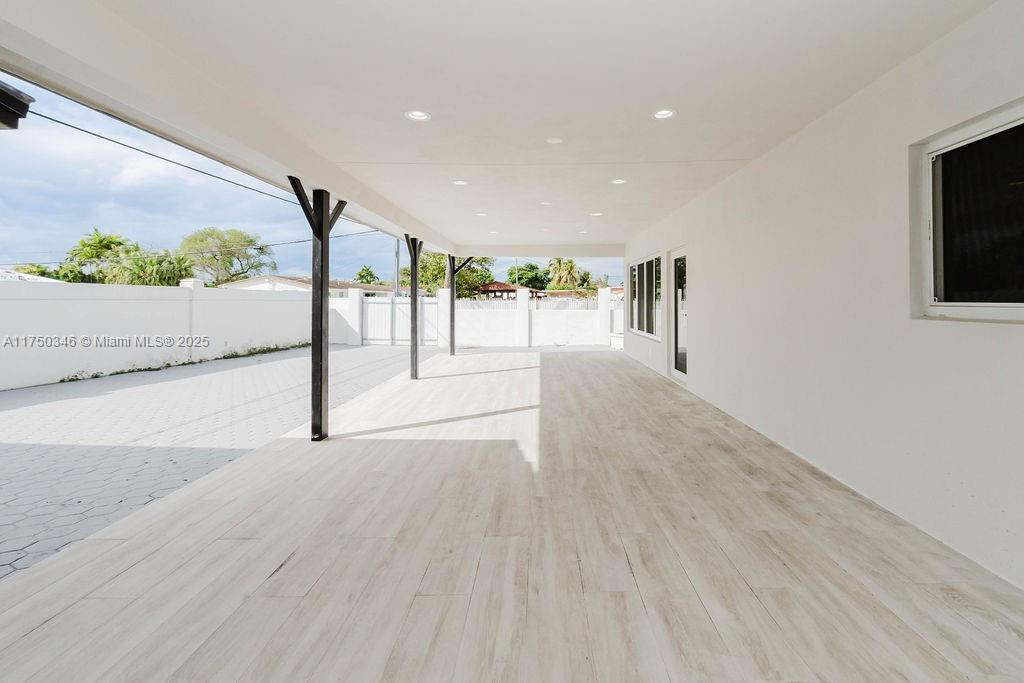 FAIRLAWN ESTS 1ST ADDN - Residential