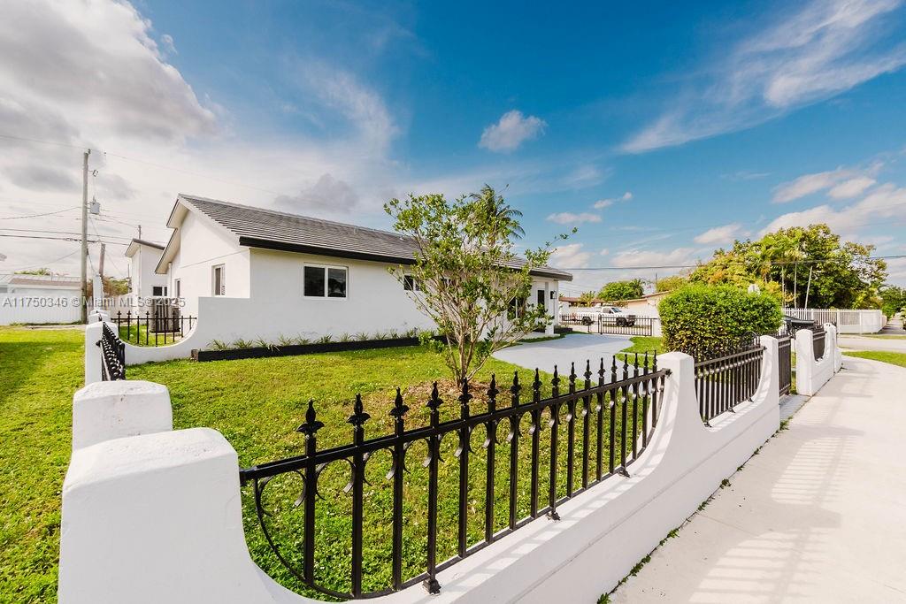 FAIRLAWN ESTS 1ST ADDN - Residential