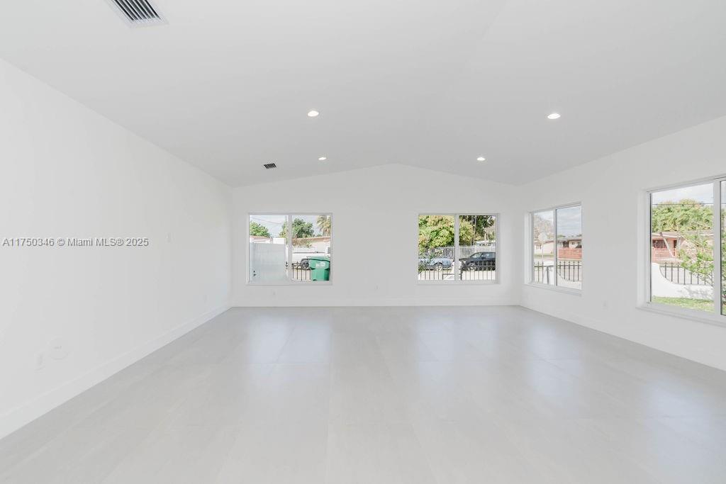 FAIRLAWN ESTS 1ST ADDN - Residential