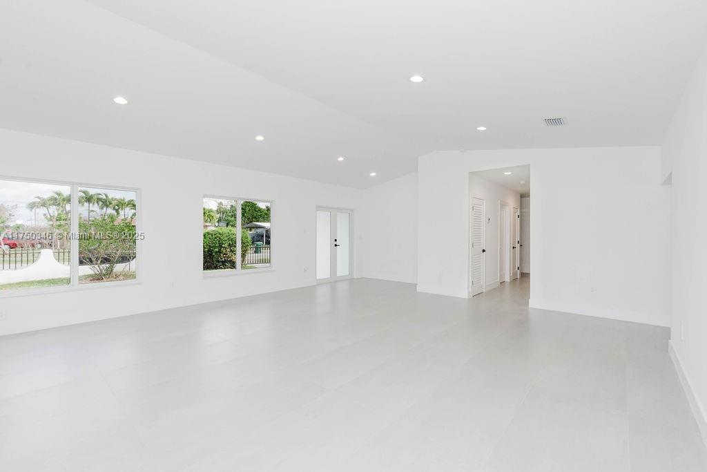 FAIRLAWN ESTS 1ST ADDN - Residential