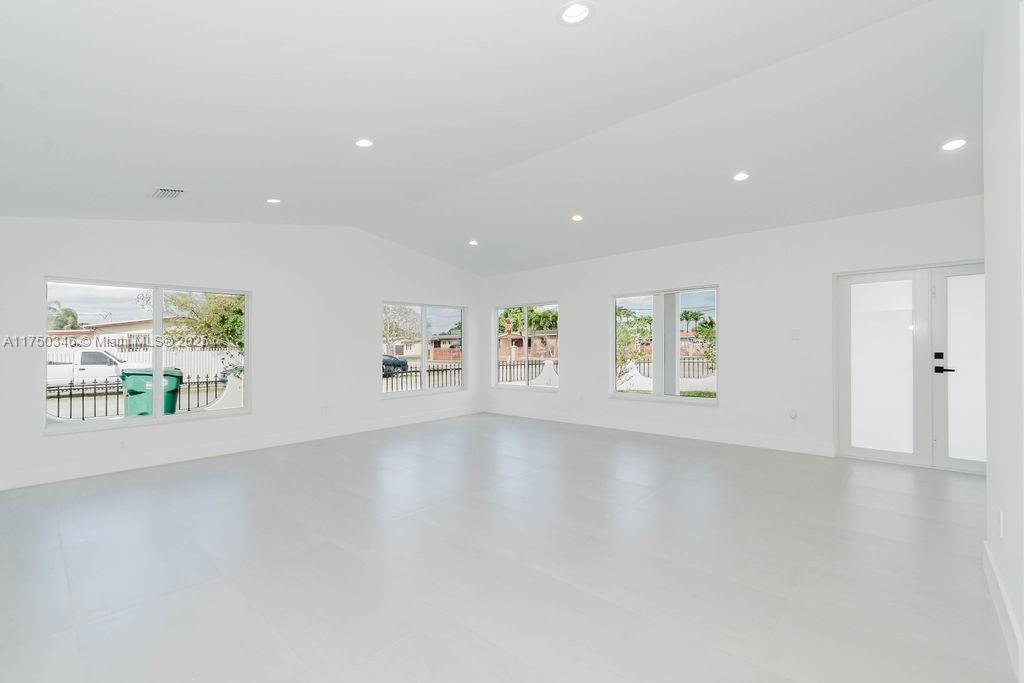 FAIRLAWN ESTS 1ST ADDN - Residential