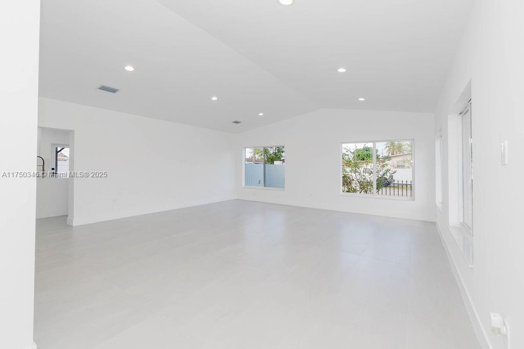 FAIRLAWN ESTS 1ST ADDN - Residential
