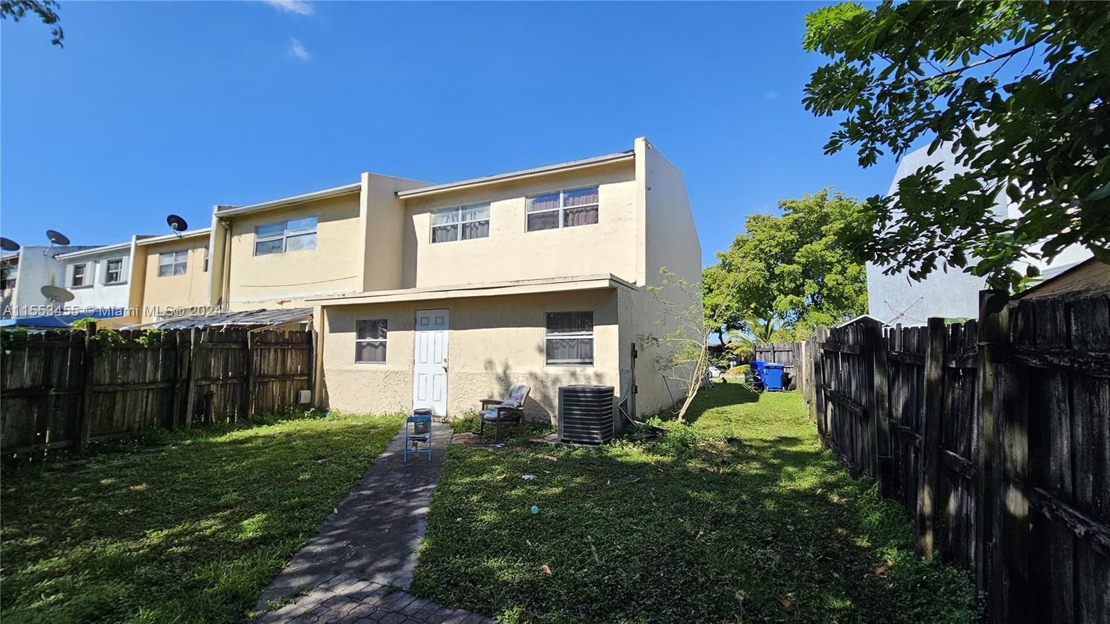 954 SW 74th Ave 1