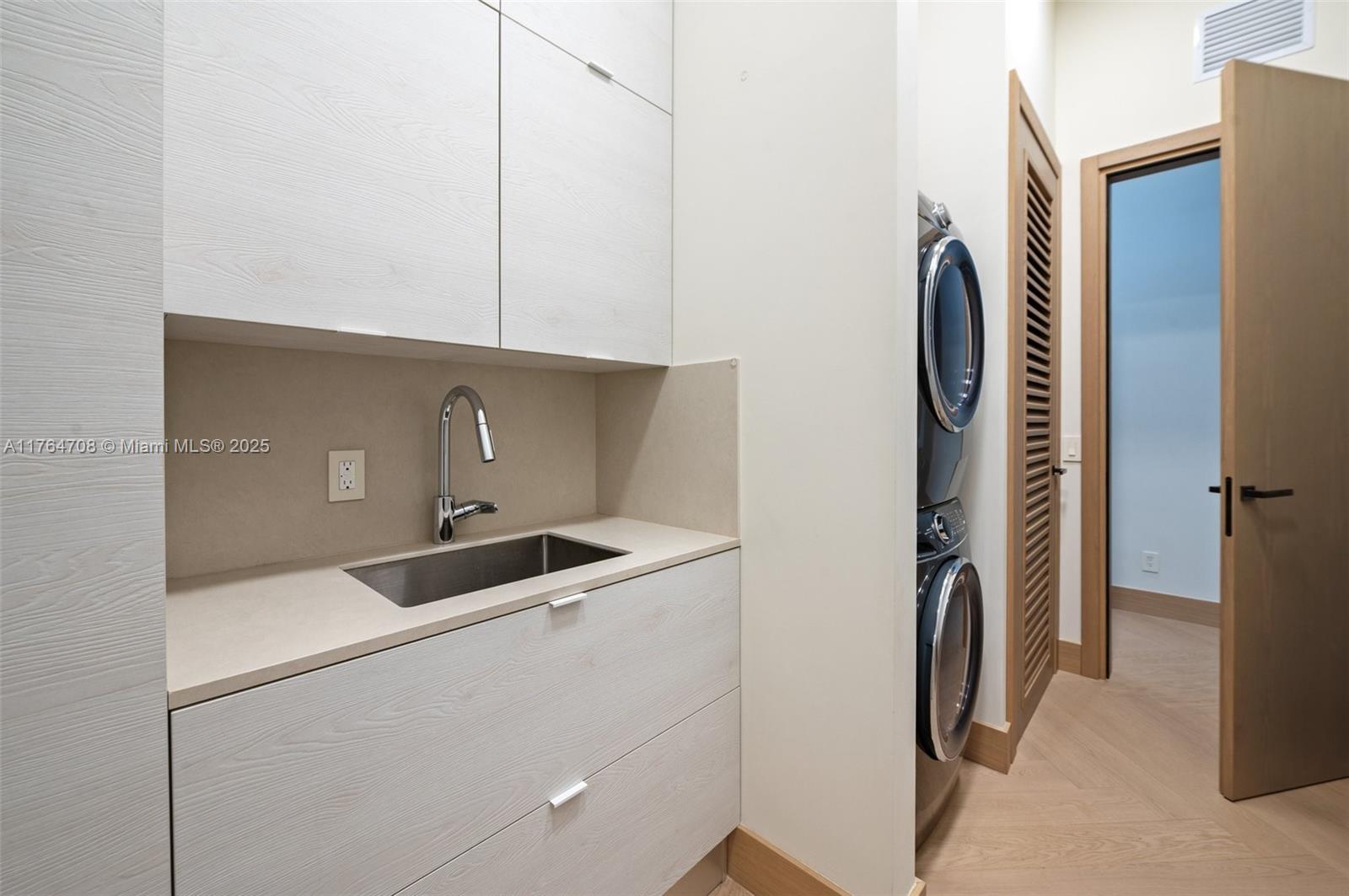 CORAL GABLES GRANADA SEC - Residential