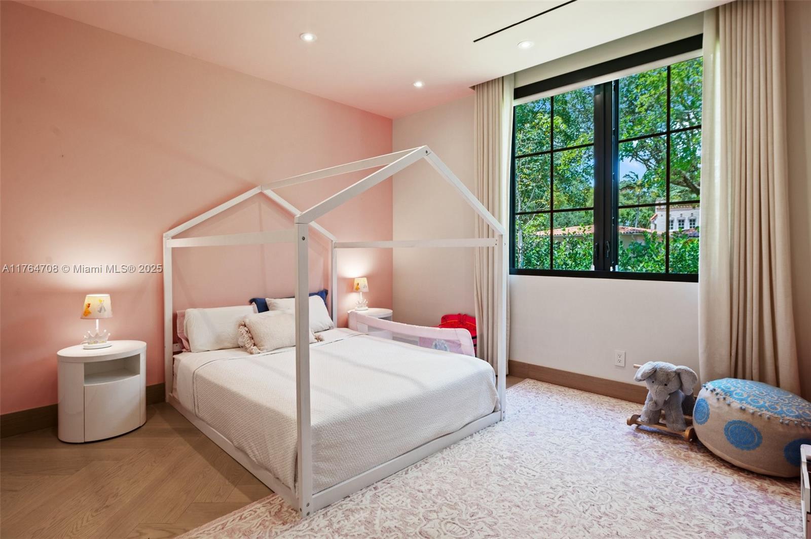 CORAL GABLES GRANADA SEC - Residential