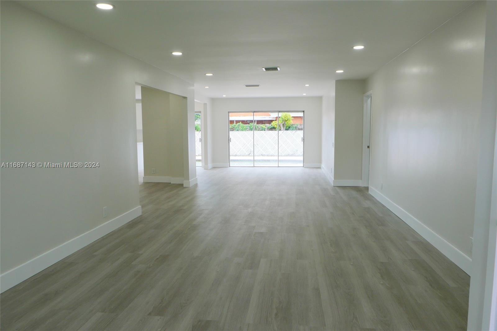 5810 NW 56th Pl