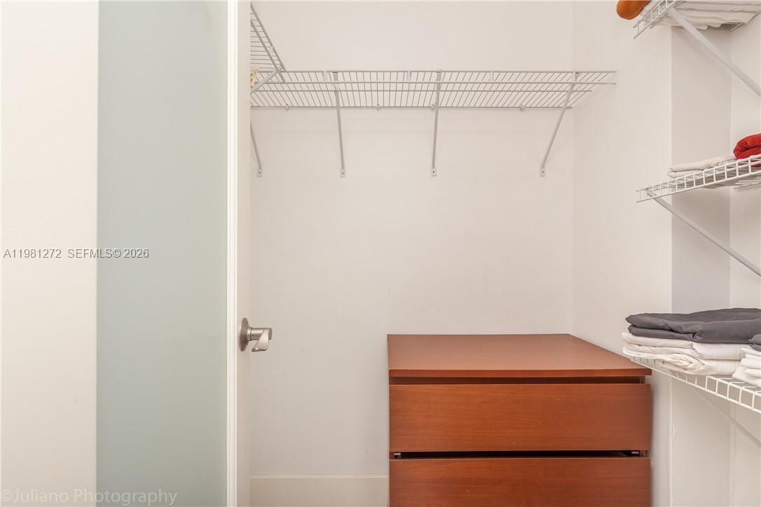 THE DECOPLAGE CONDO - Residential Lease