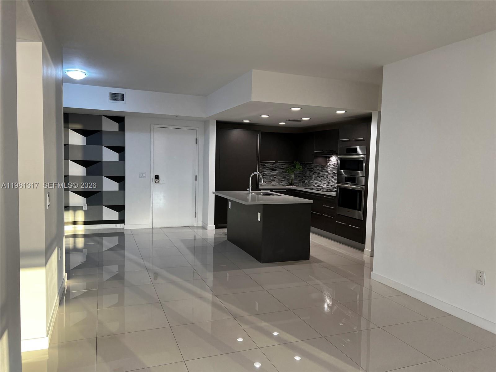 MIDTOWN AT DORAL - Residential Lease