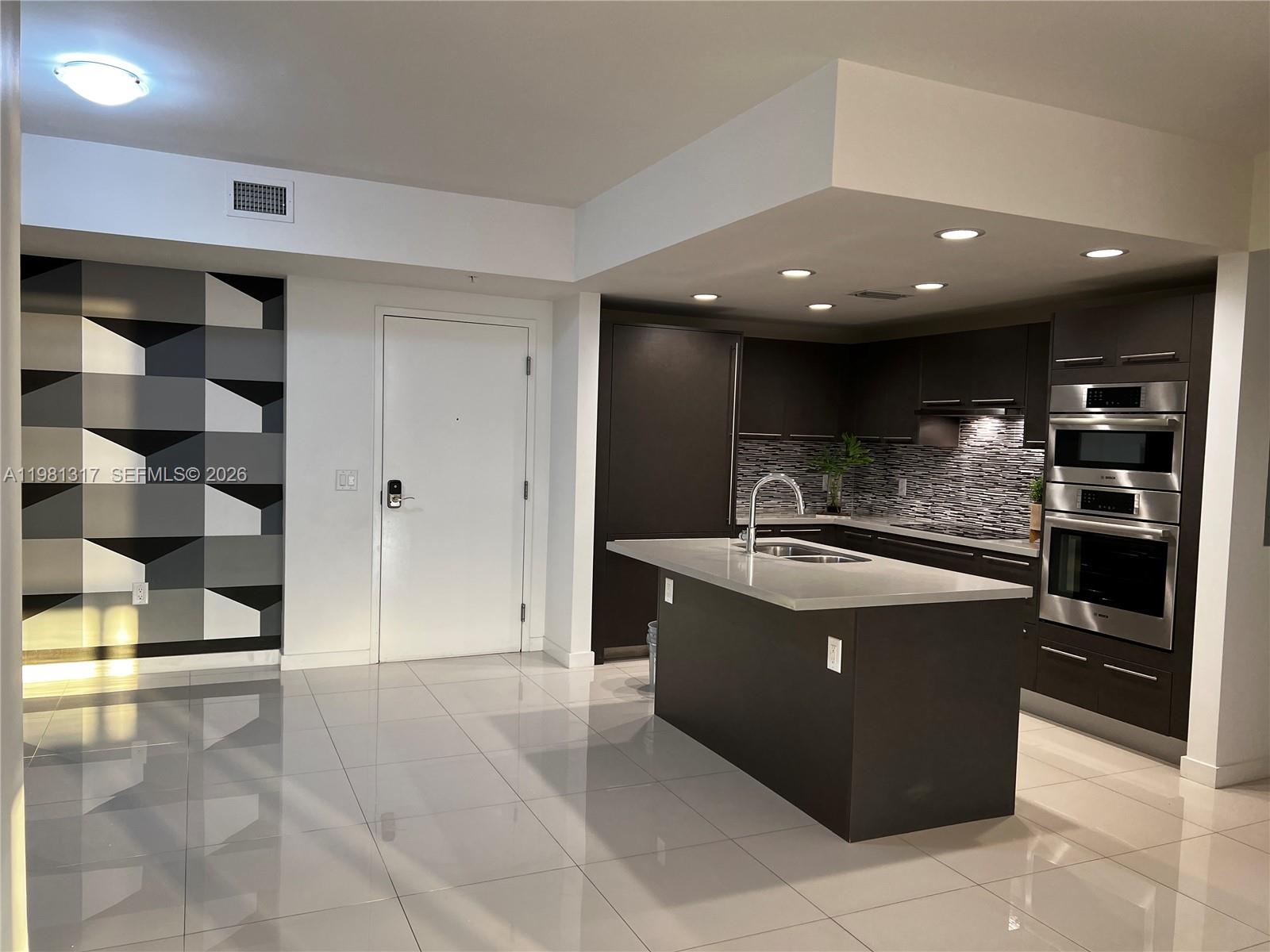 MIDTOWN AT DORAL - Residential Lease