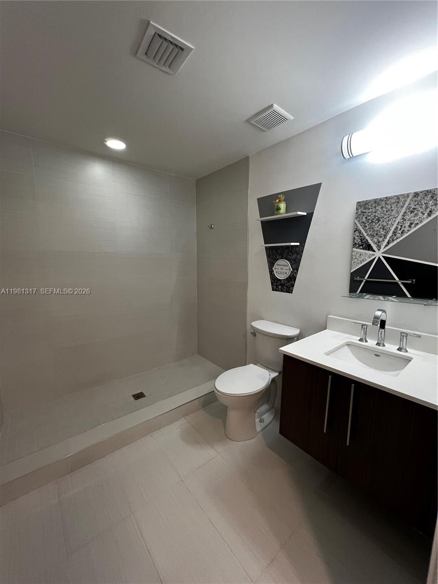 MIDTOWN AT DORAL - Residential Lease