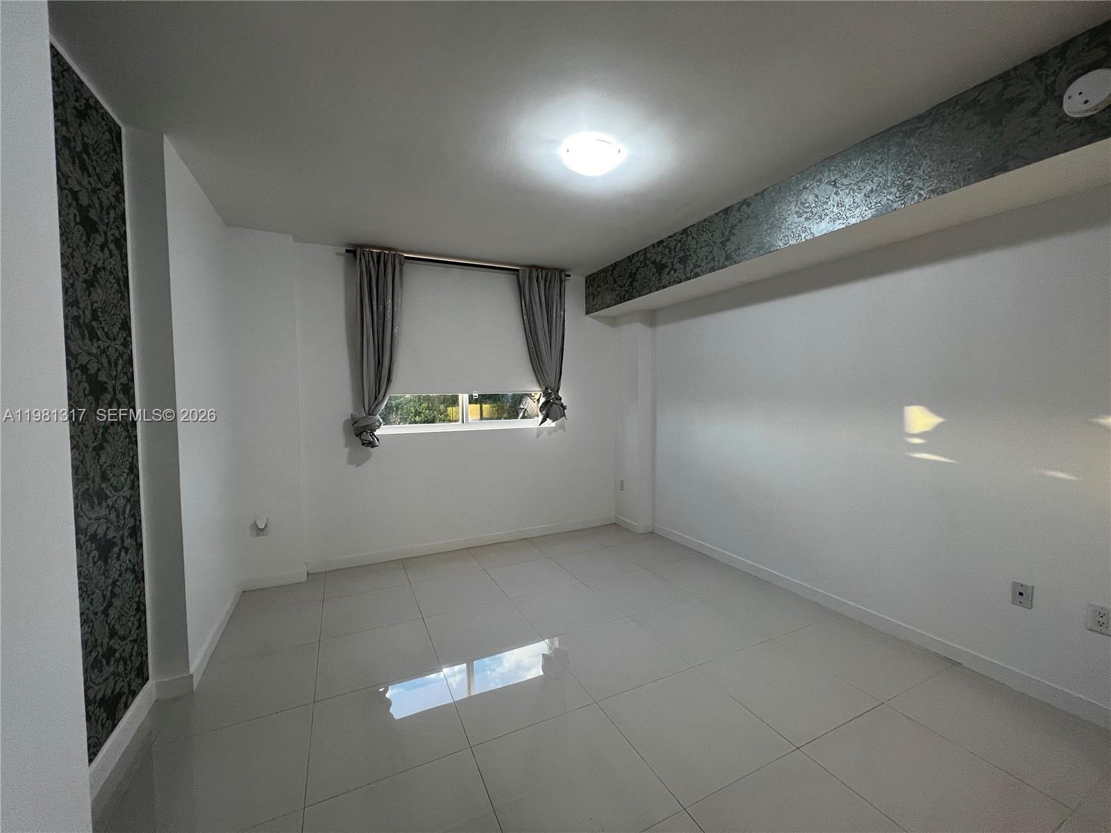 MIDTOWN AT DORAL - Residential Lease