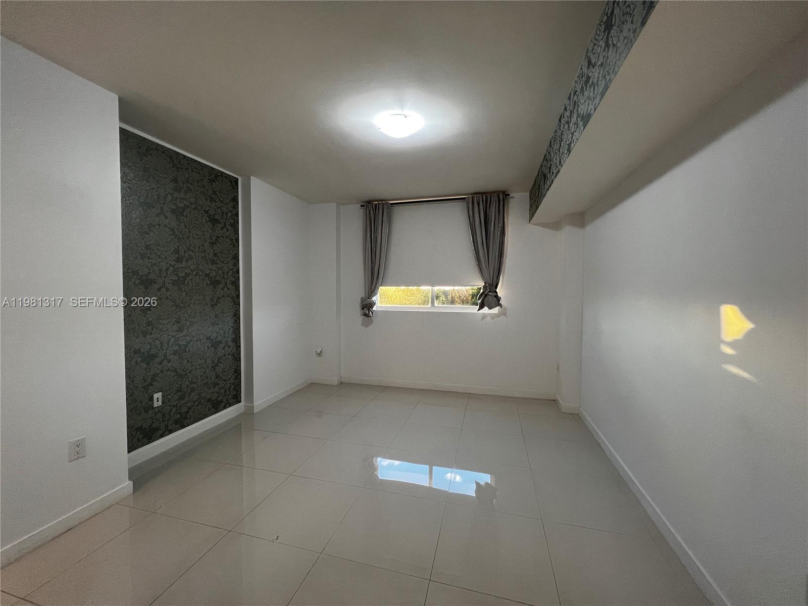 MIDTOWN AT DORAL - Residential Lease