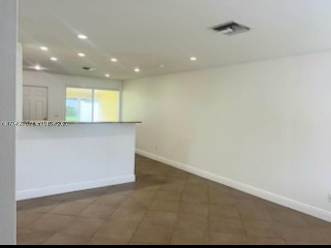 NORTH PALM BEACH VILLAGE - Residential Lease