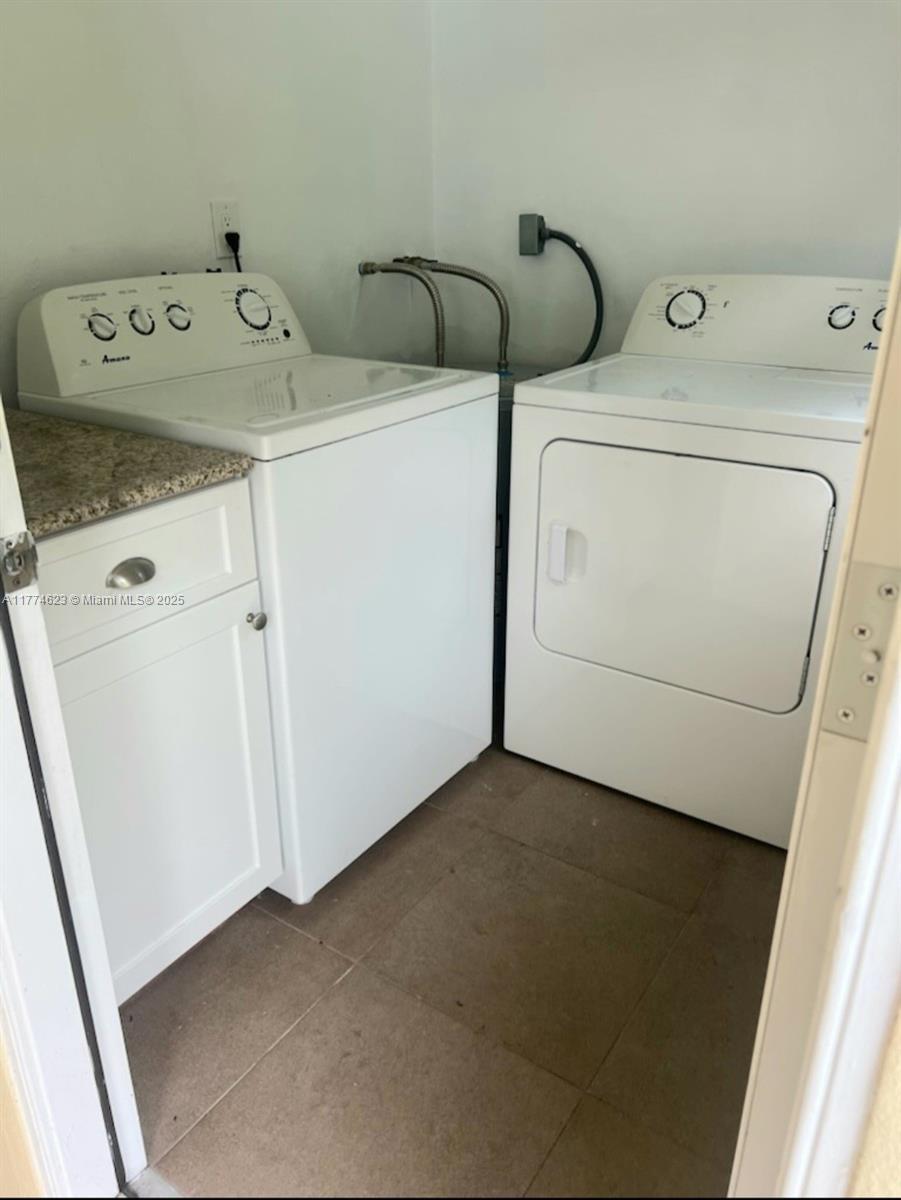 NORTH PALM BEACH VILLAGE - Residential Lease