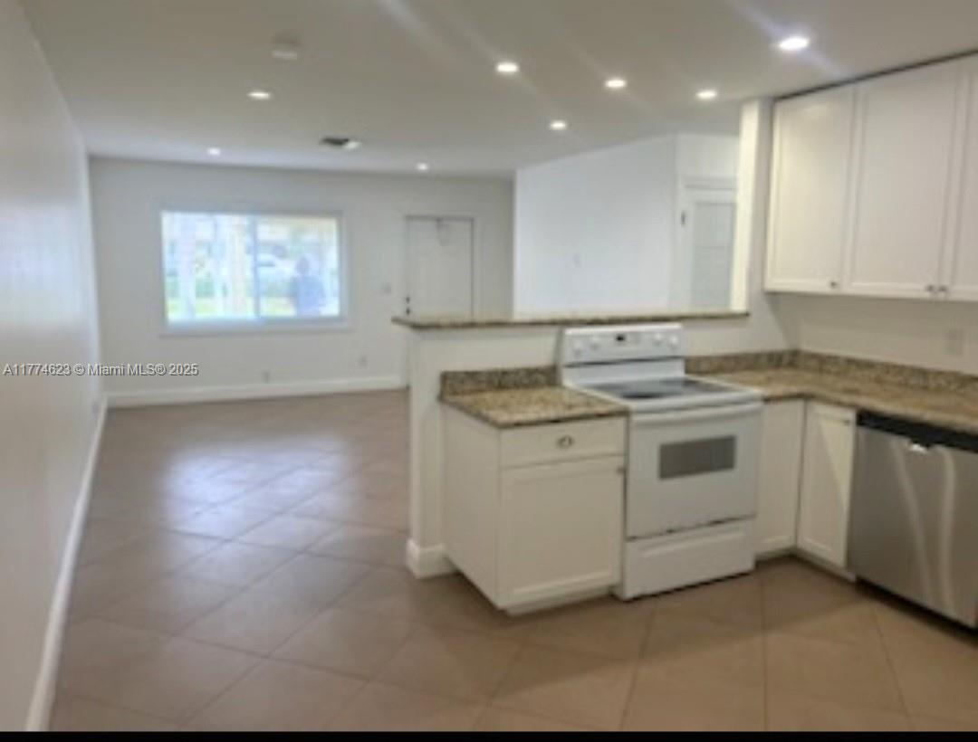 NORTH PALM BEACH VILLAGE - Residential Lease