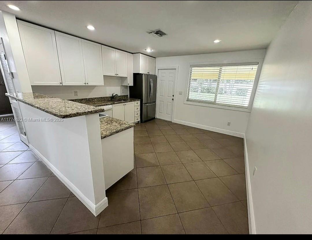 NORTH PALM BEACH VILLAGE - Residential Lease