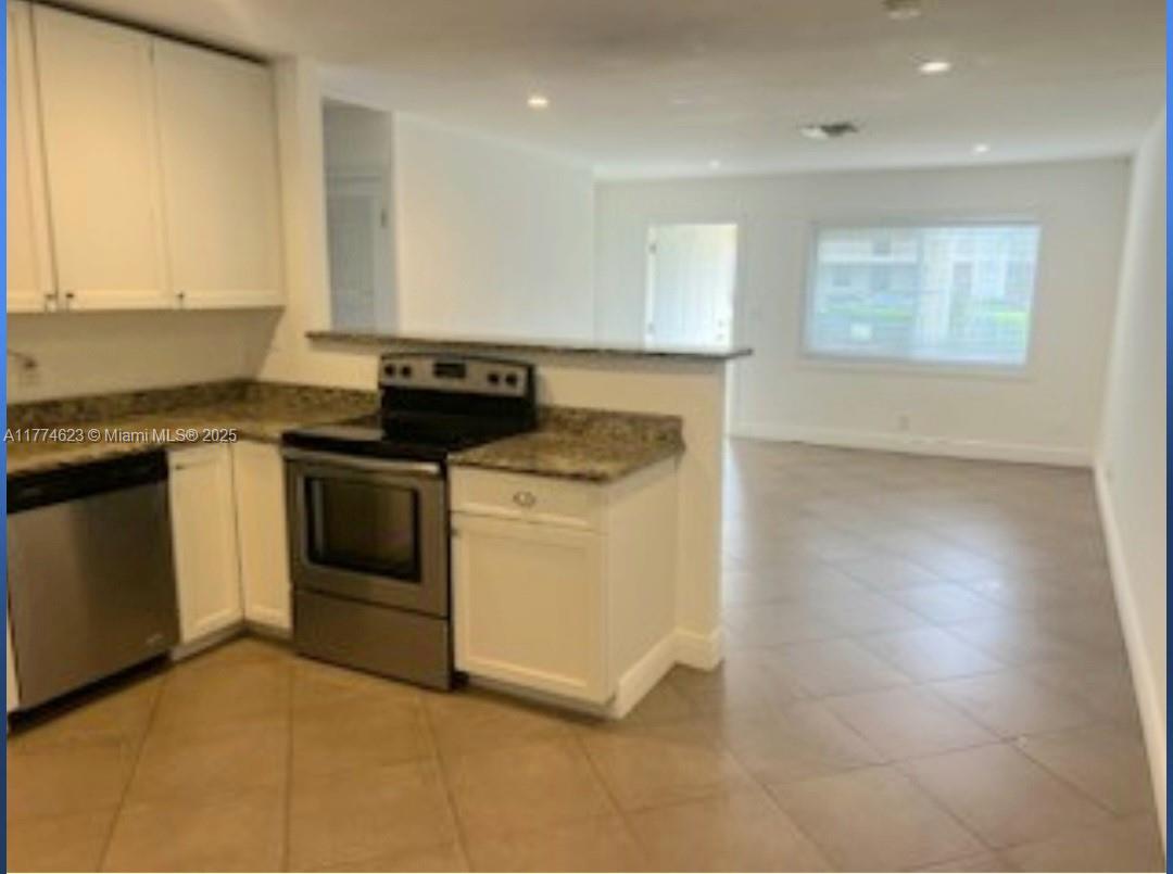NORTH PALM BEACH VILLAGE - Residential Lease