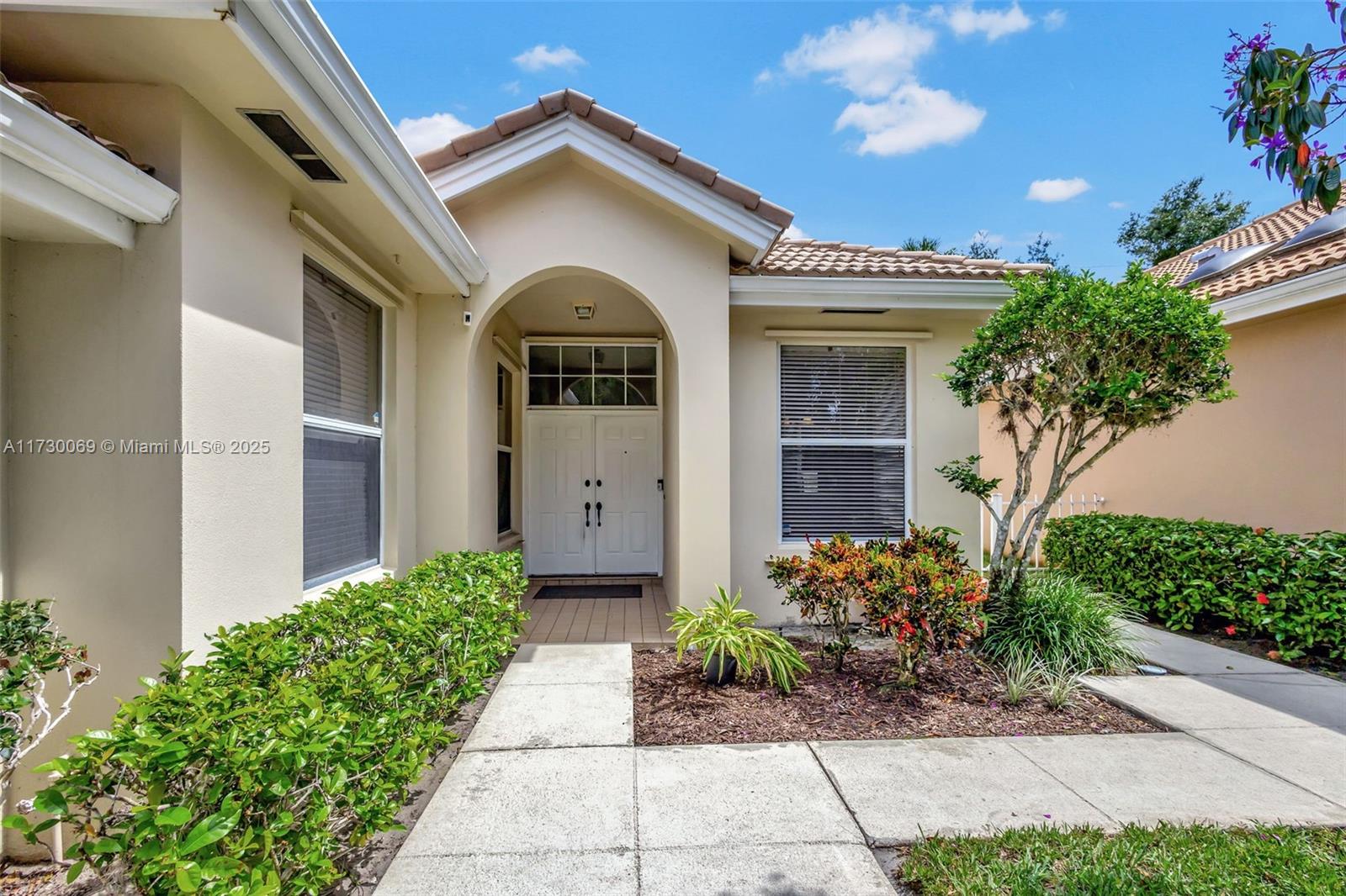 Highly Sought After, 3 Bedroom, 2 Bath, 2 Car Garage, in the ***HAMPTONS at MAPLEWOOD***.