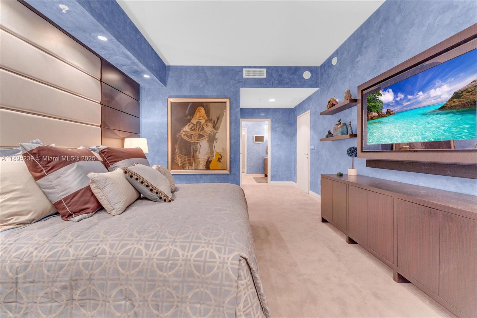 CONTINUUM ON SOUTH BEACH - Residential