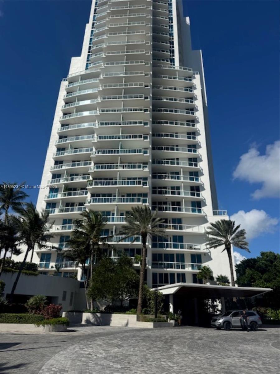 View photos, virtual tours, details... 50 S Pointe Dr 705