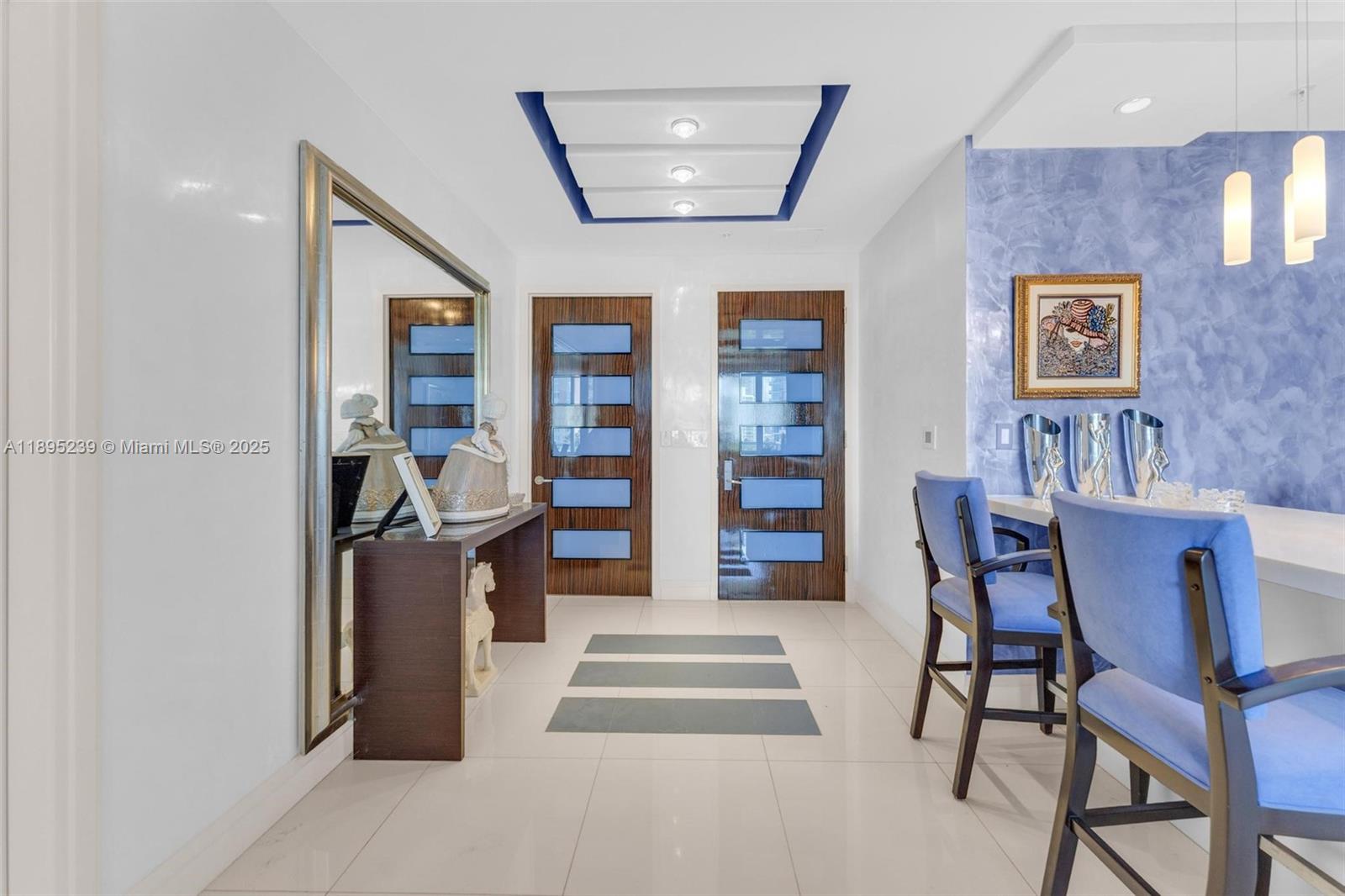 CONTINUUM ON SOUTH BEACH - Residential