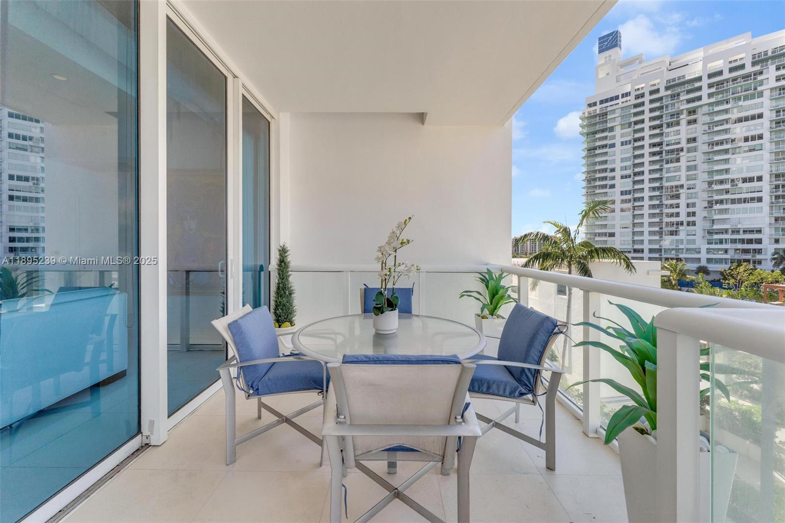 CONTINUUM ON SOUTH BEACH - Residential