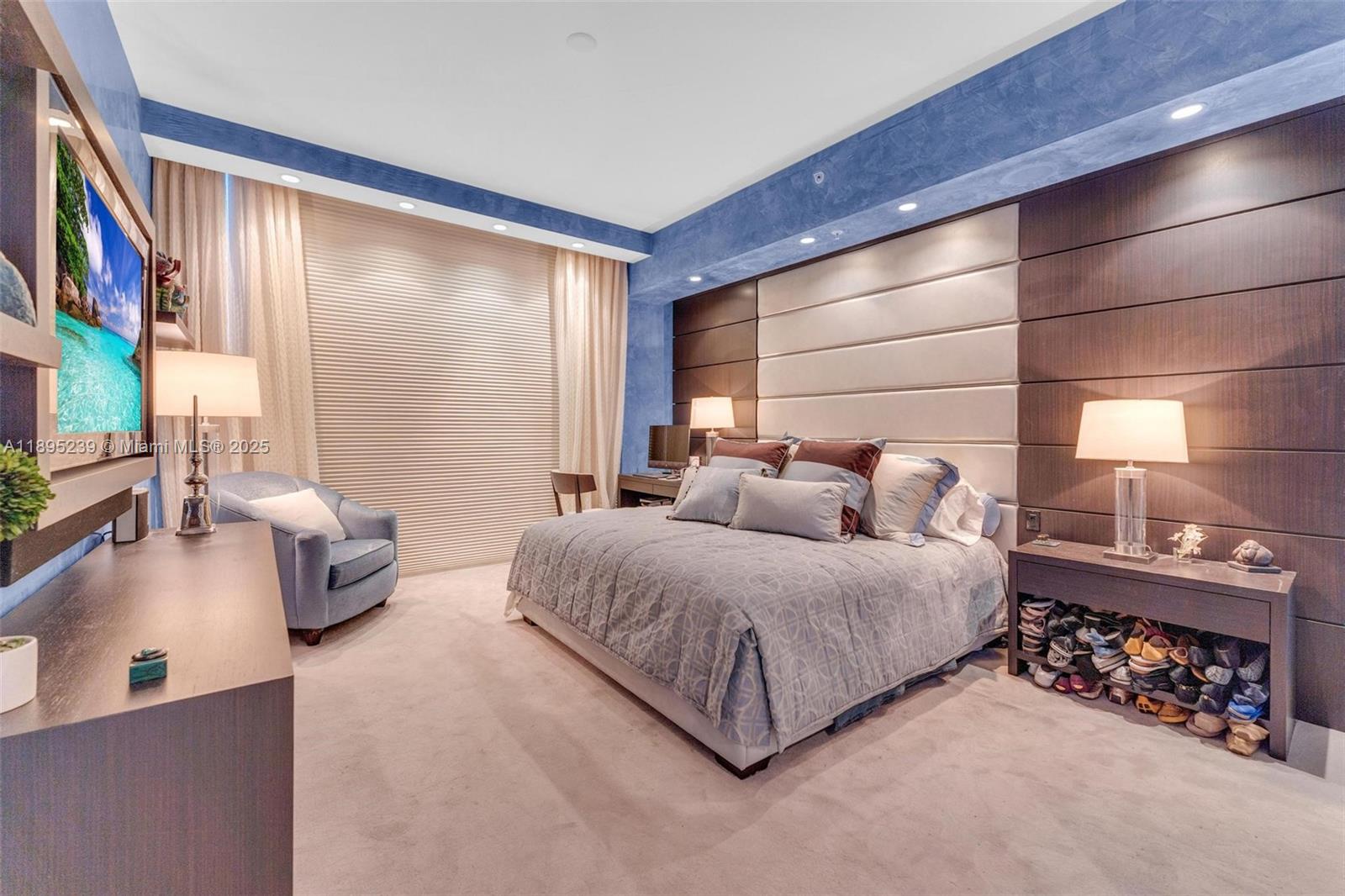 CONTINUUM ON SOUTH BEACH - Residential
