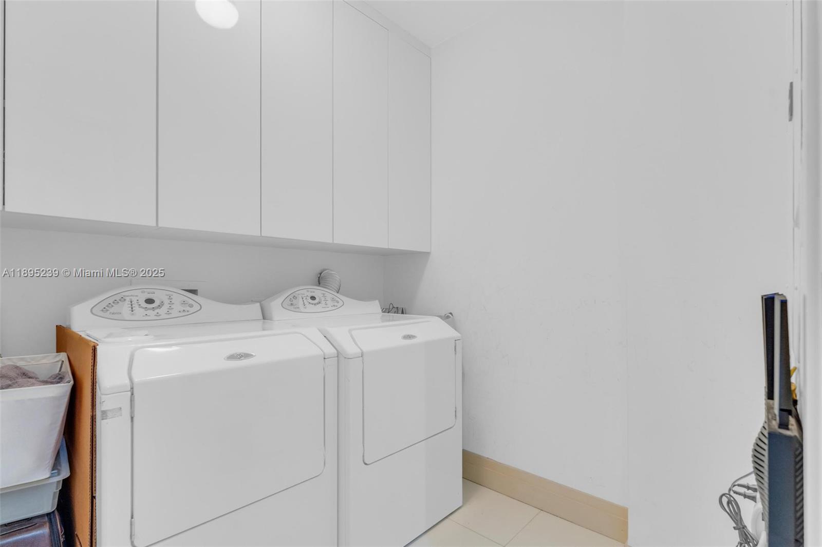 CONTINUUM ON SOUTH BEACH - Residential