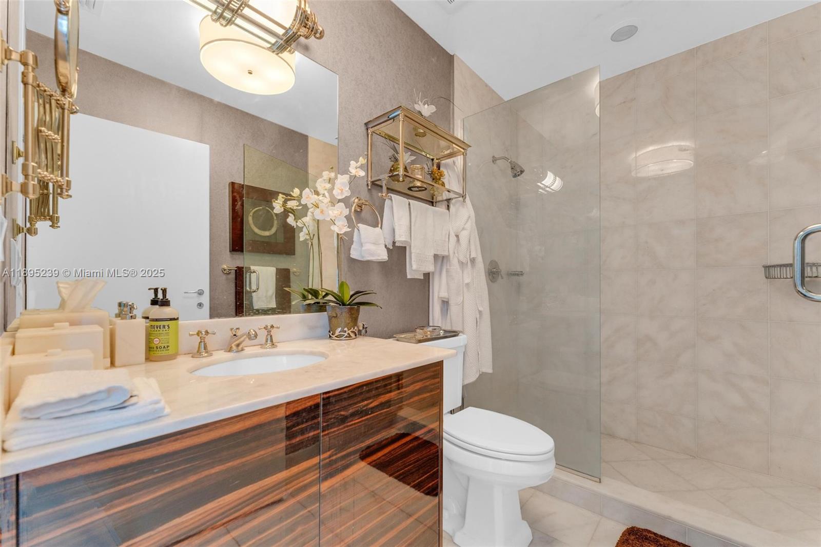 CONTINUUM ON SOUTH BEACH - Residential