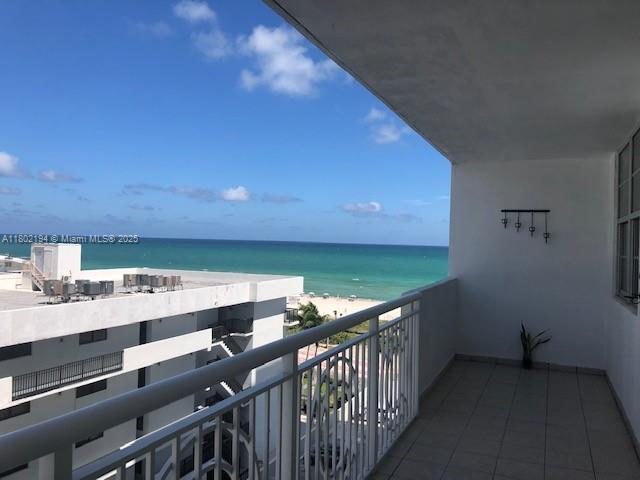 5825 Collins Ave 7D