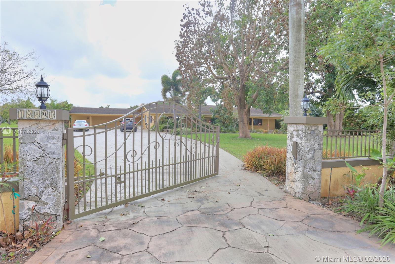 REDLANDS - Residential