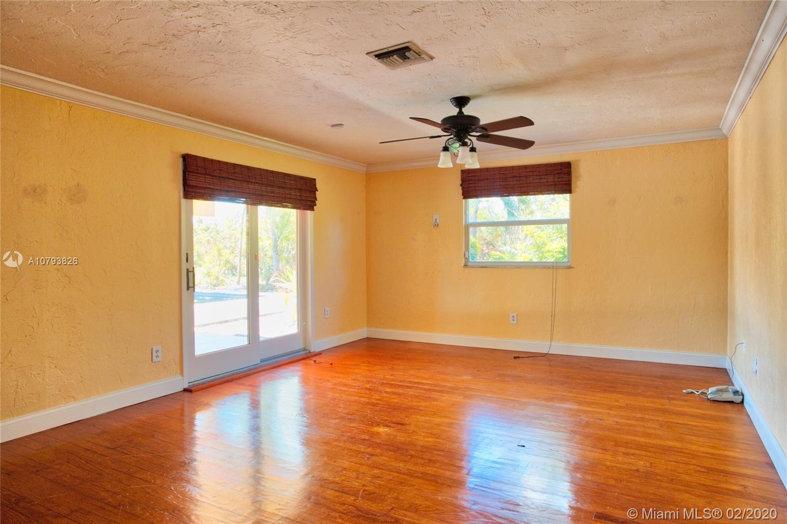 REDLANDS - Residential