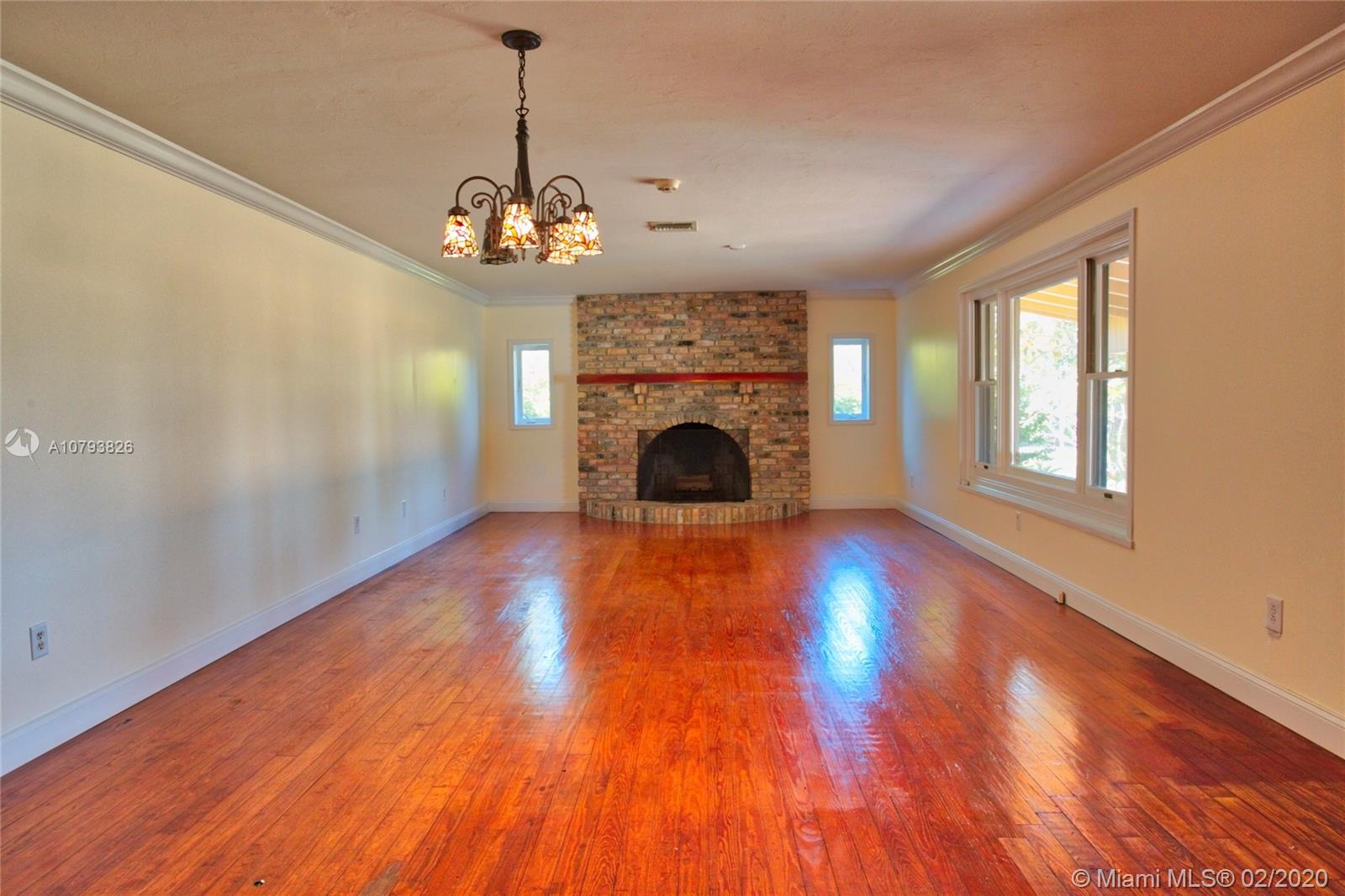 REDLANDS - Residential