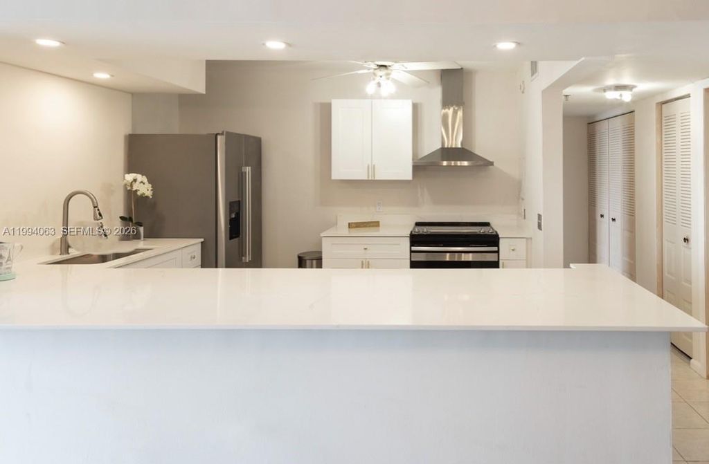 Photo of 105 Lake Emerald Dr #708, Oakland Park, FL 33309 (MLS # A11994063)