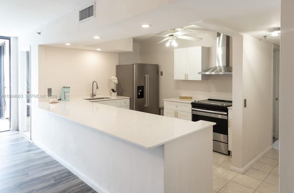 Photo of 105 Lake Emerald Dr #708, Oakland Park, FL 33309 (MLS # A11994063)