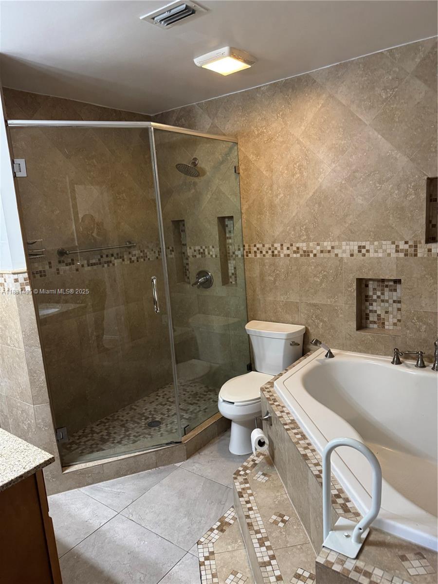 CLASSIC TOWNE HOUSES WEST - Residential Lease