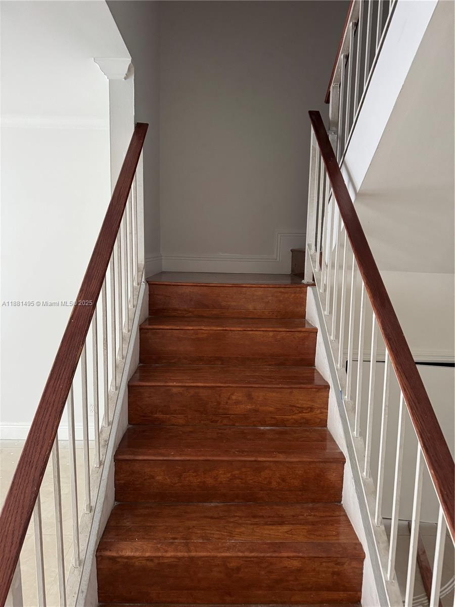 CLASSIC TOWNE HOUSES WEST - Residential Lease