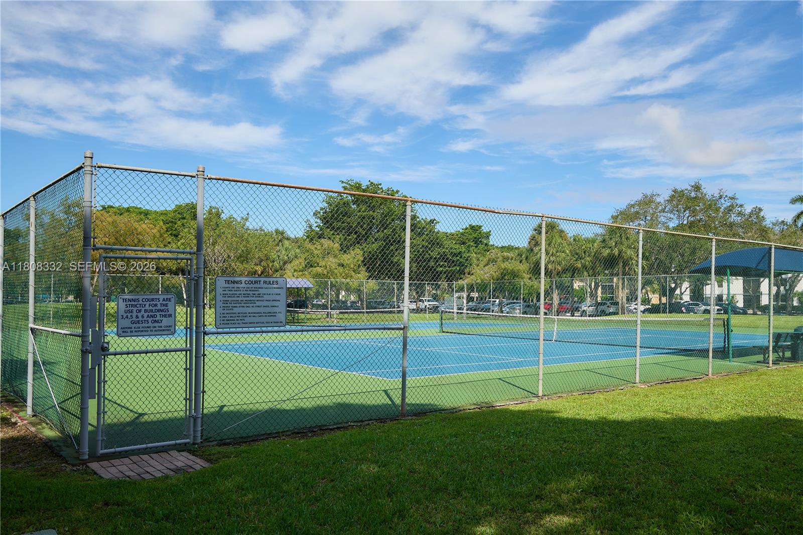 BLDG 5 OF COUNTRY CLUB AP - Residential