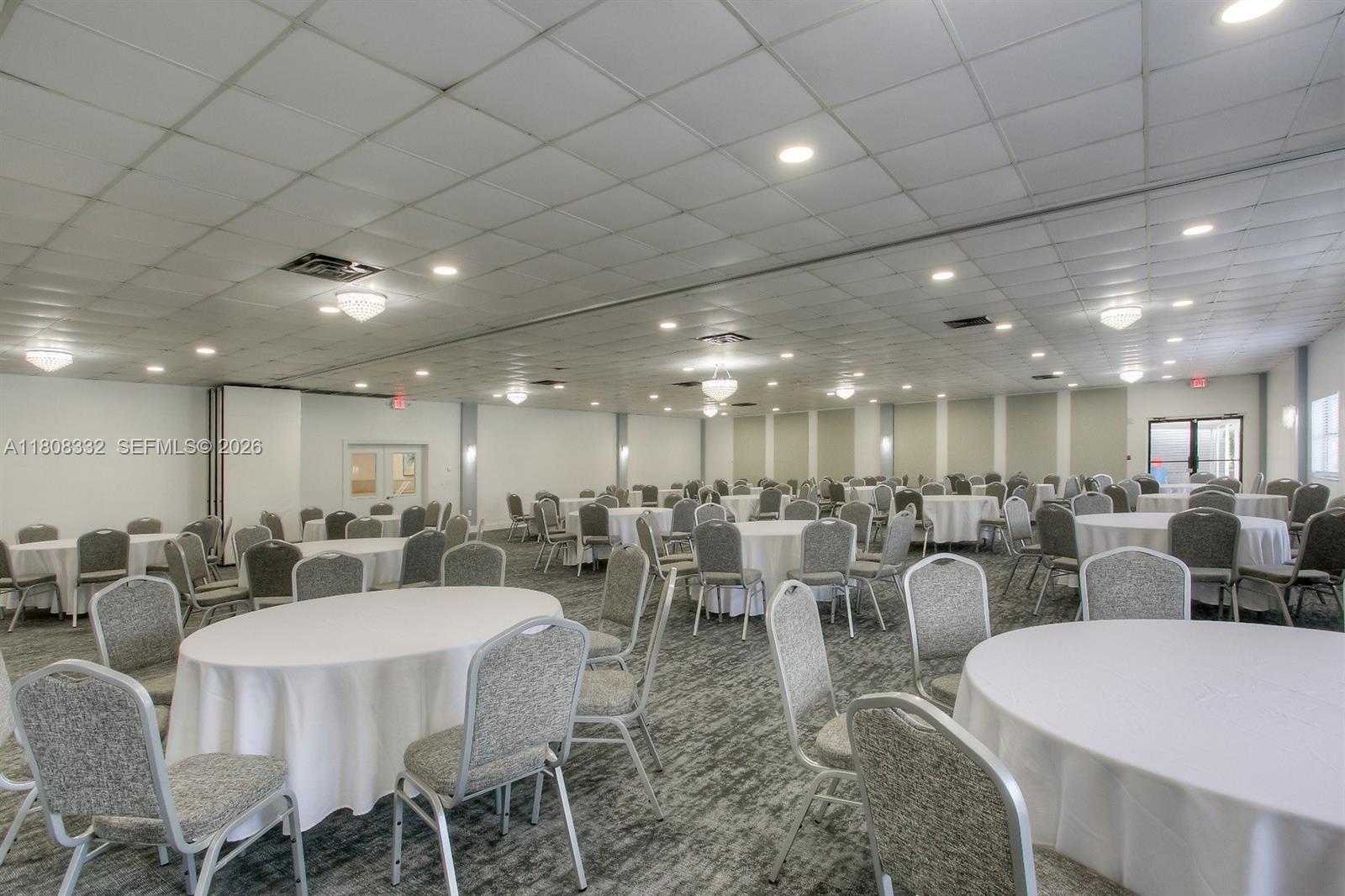 BLDG 5 OF COUNTRY CLUB AP - Residential