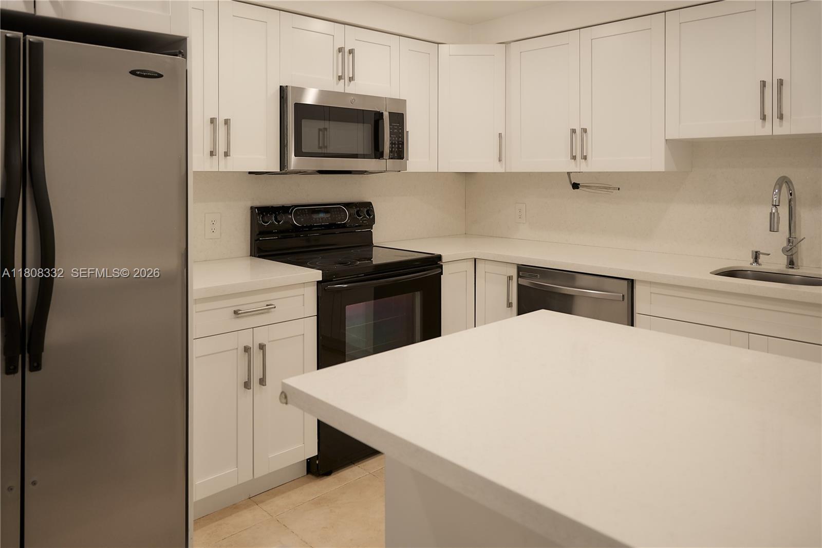 BLDG 5 OF COUNTRY CLUB AP - Residential